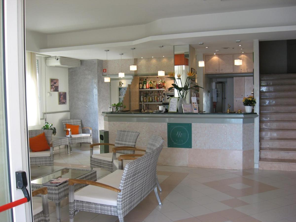 Hotel Rosati Римини Екстериор снимка