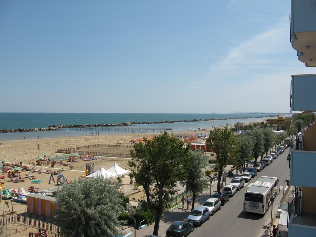 Hotel Rosati Римини Екстериор снимка